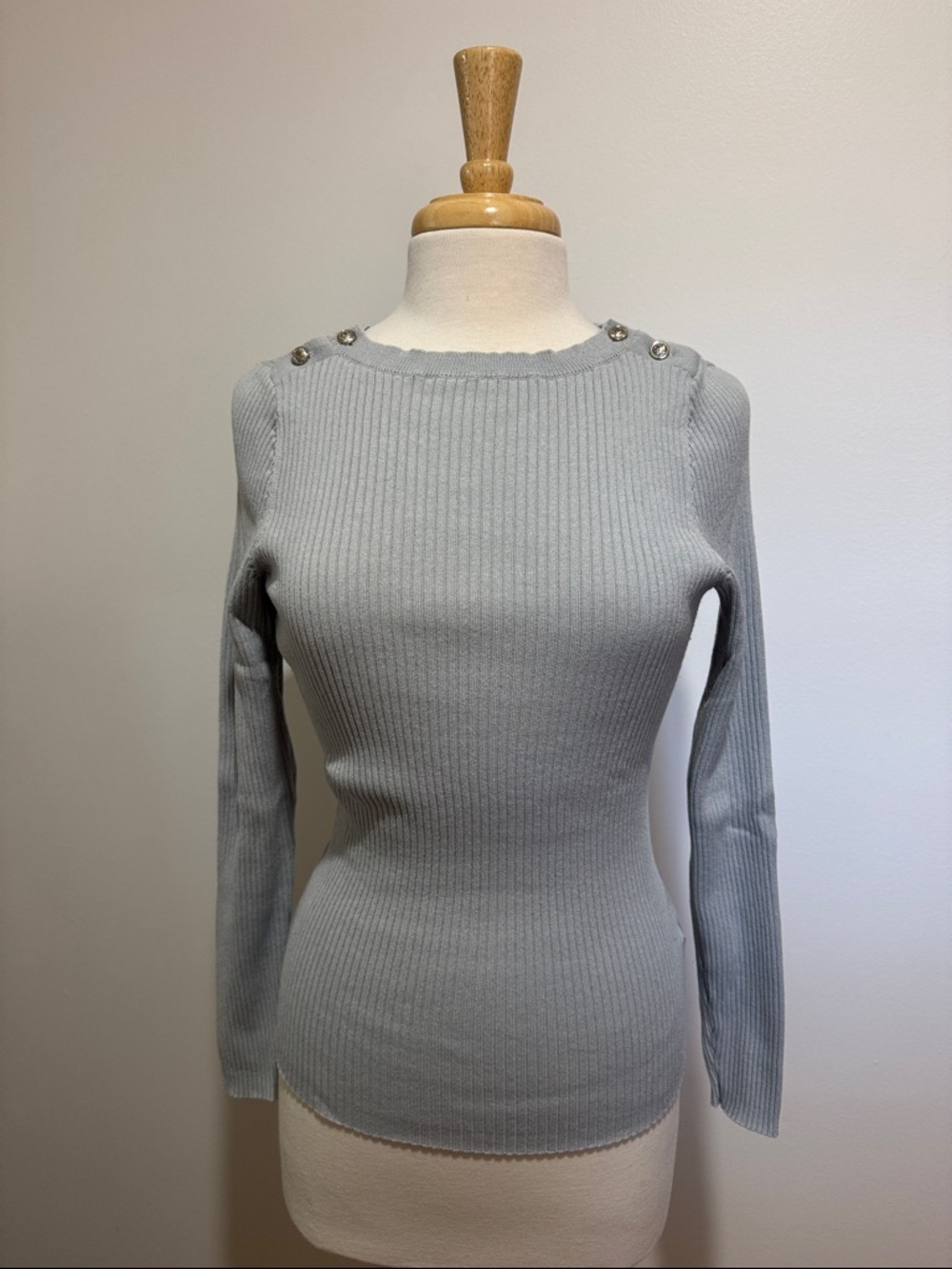 H&M Women’s Light Blue Gray Ribbed Button Shoulder Boatneck Spring Sweater Sz S